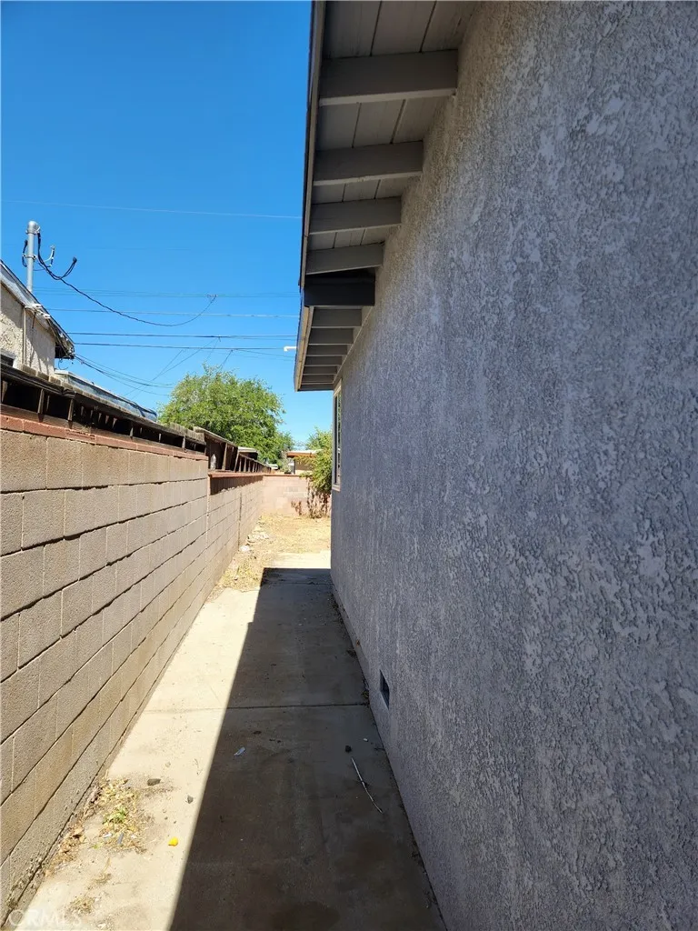 1867 E Avenue Q13, Palmdale, California 93550 home-pic-31